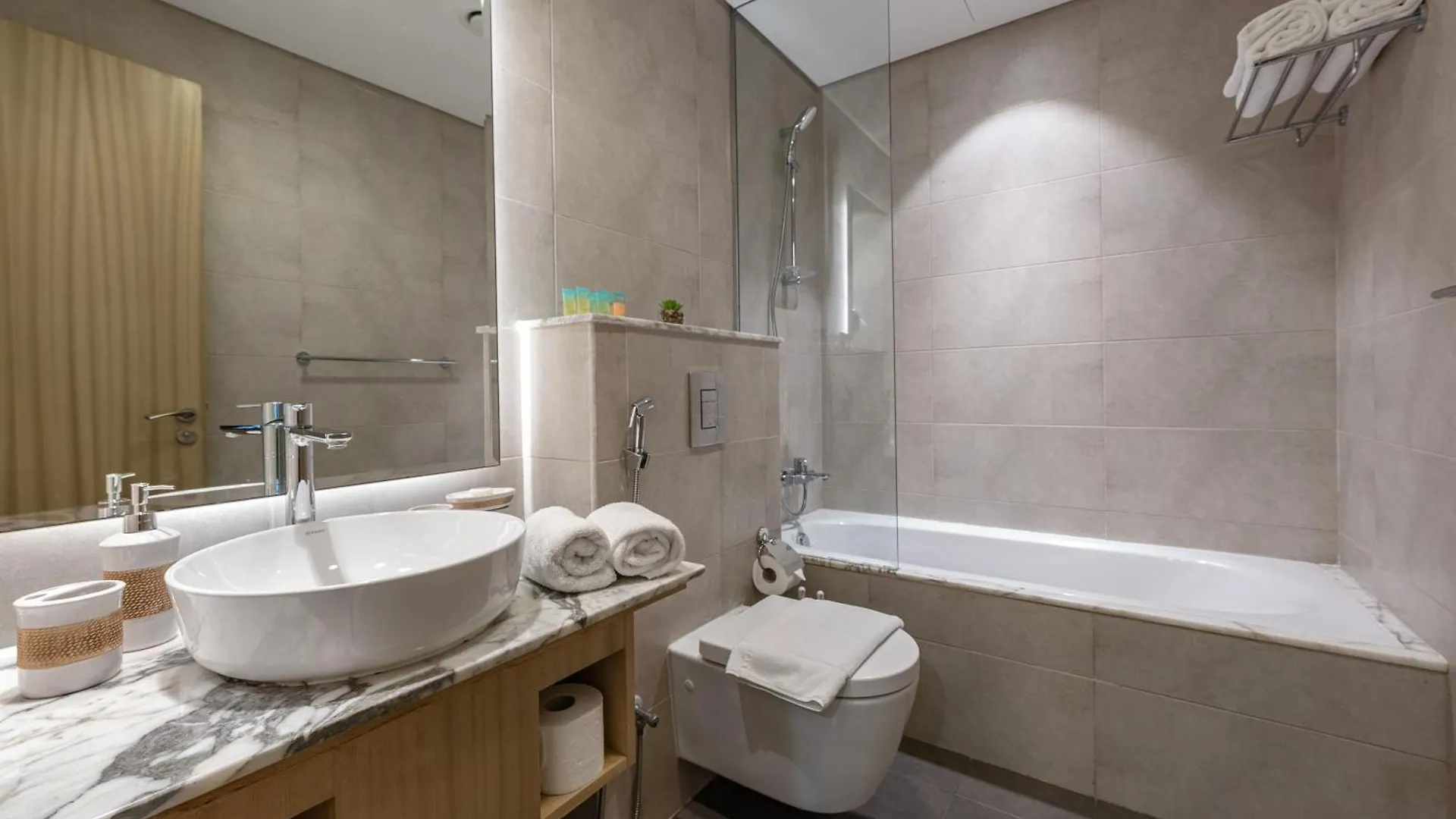 3 Bedroom - Pool Access - 7 Mins To Dubai Mall - Sun Set View 아랍에미리트