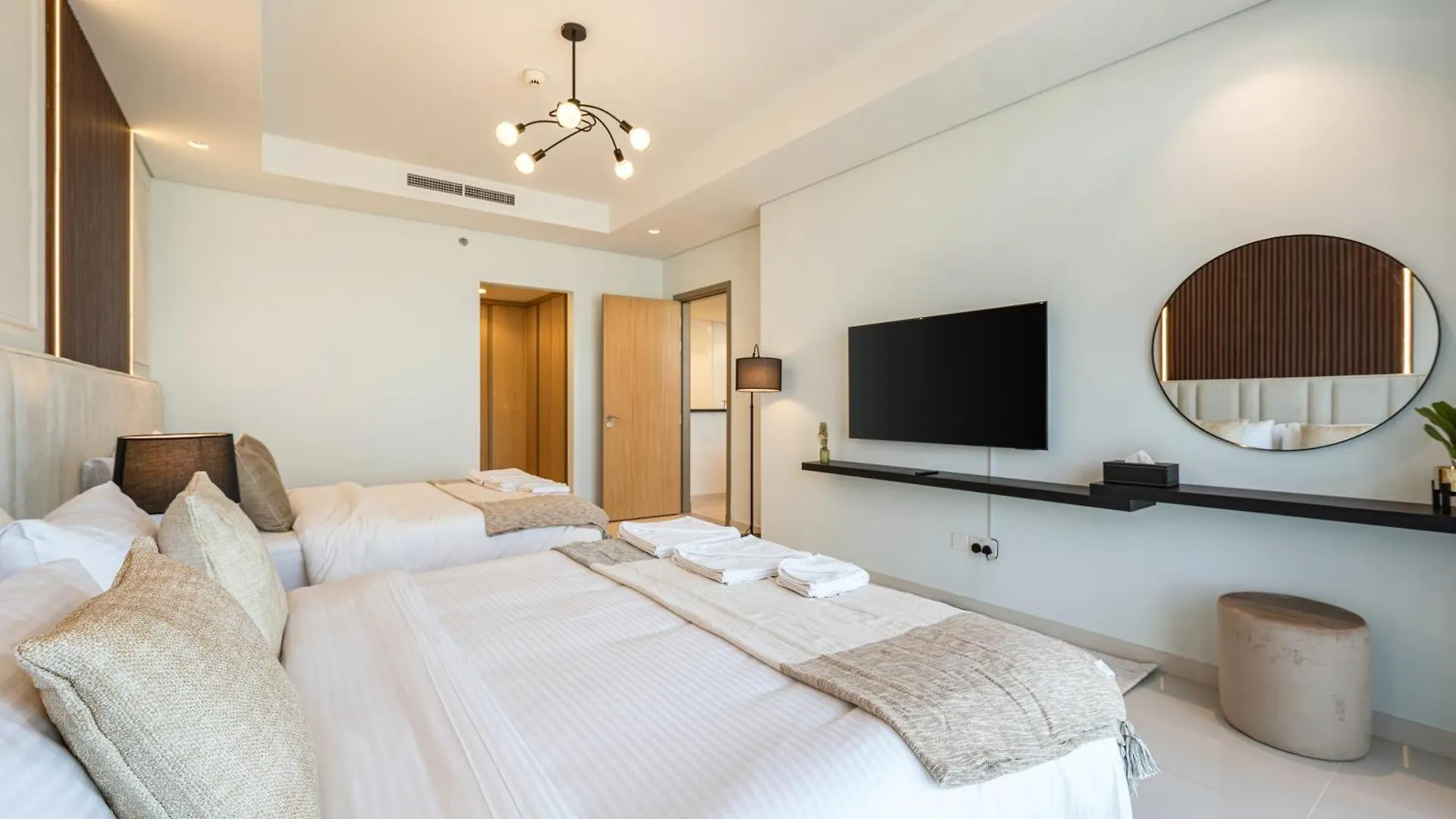 3 Bedroom - Pool Access - 7 Mins To Dubai Mall - Sun Set View 아랍에미리트