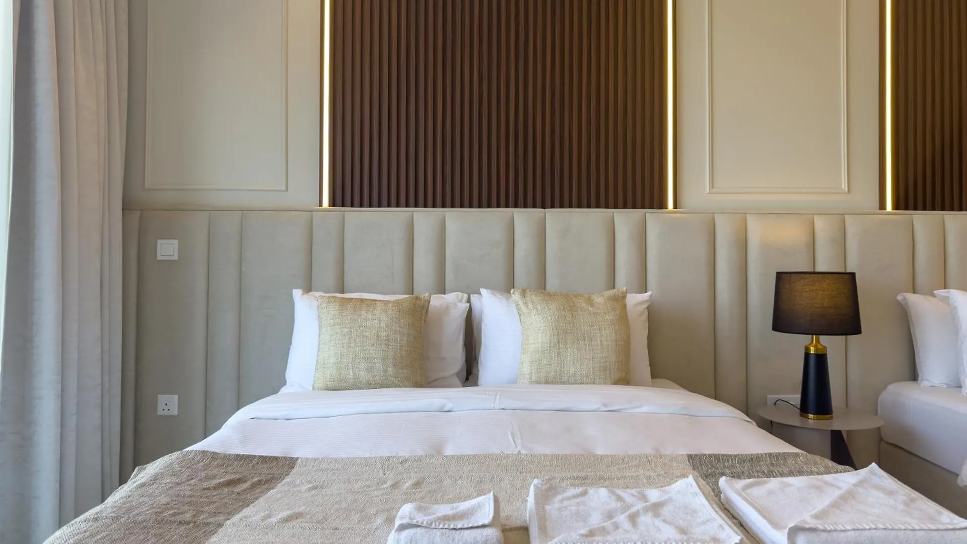 3 Bedroom - Pool Access - 7 Mins To Dubai Mall - Sun Set View 아랍에미리트