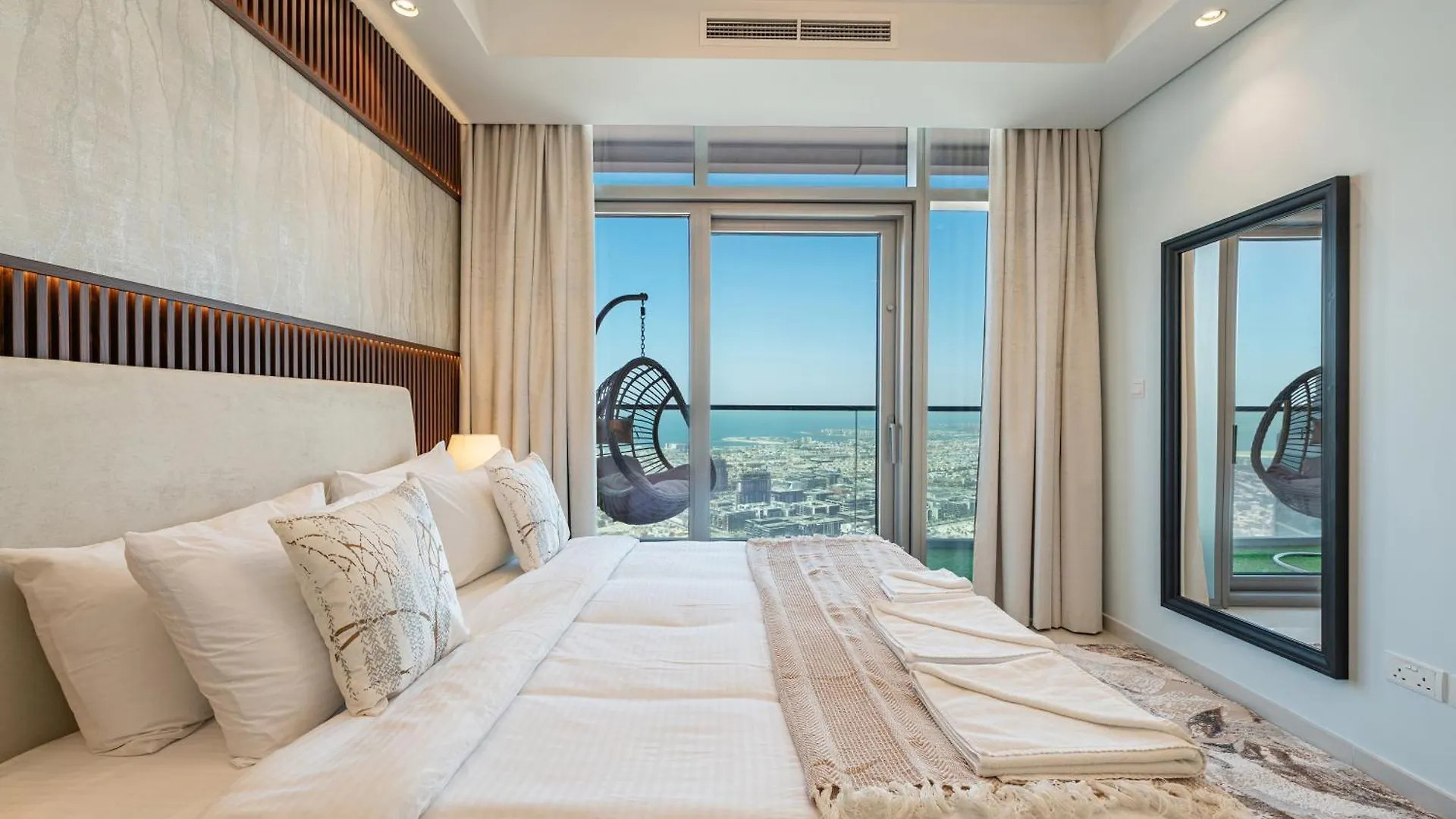 3 Bedroom - Pool Access - 7 Mins To Dubai Mall - Sun Set View Apartment